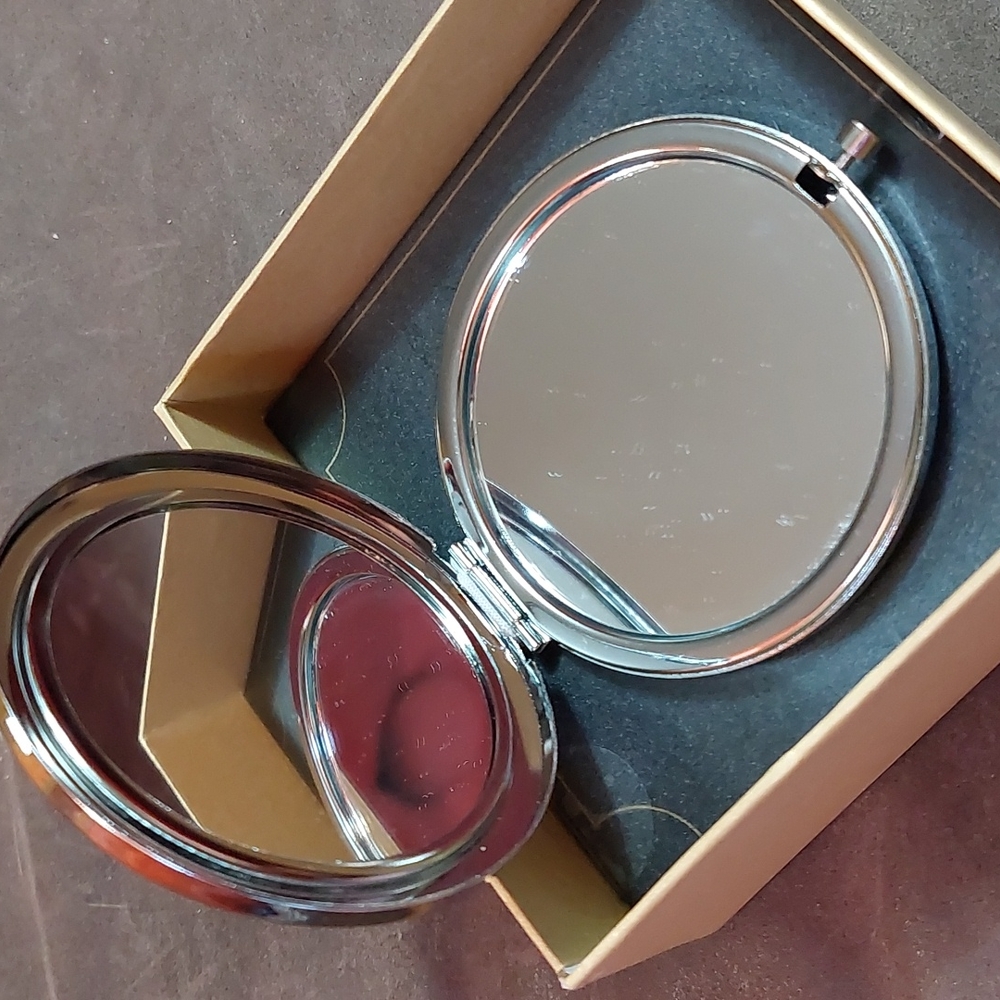 Monet Crystal-studded Compact